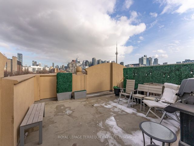 11 - 60 Carr St