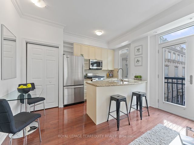 11 - 60 Carr St