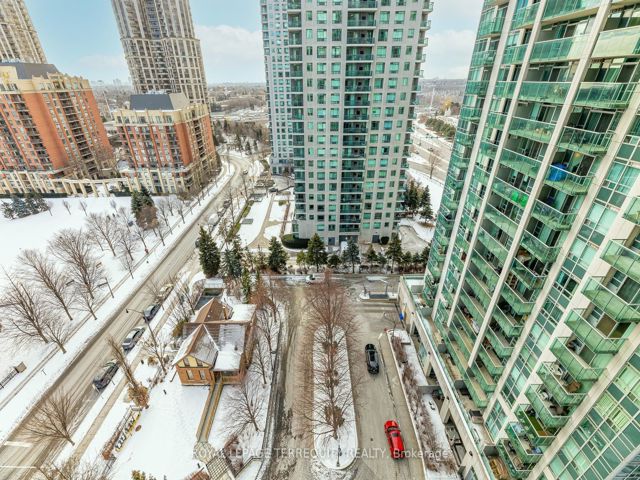 1505 - 16 Harrison Garden Blvd