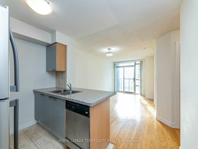 1505 - 16 Harrison Garden Blvd