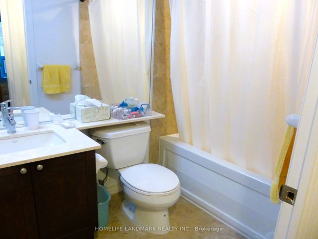 305 - 761 Bay St