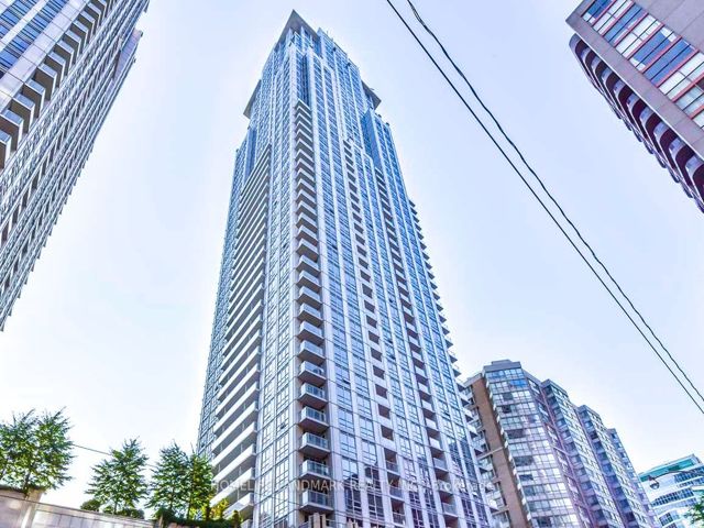 305 - 761 Bay St