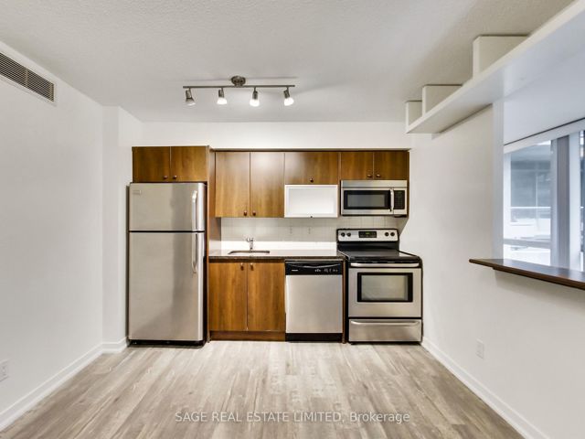 214 - 57 East Liberty St