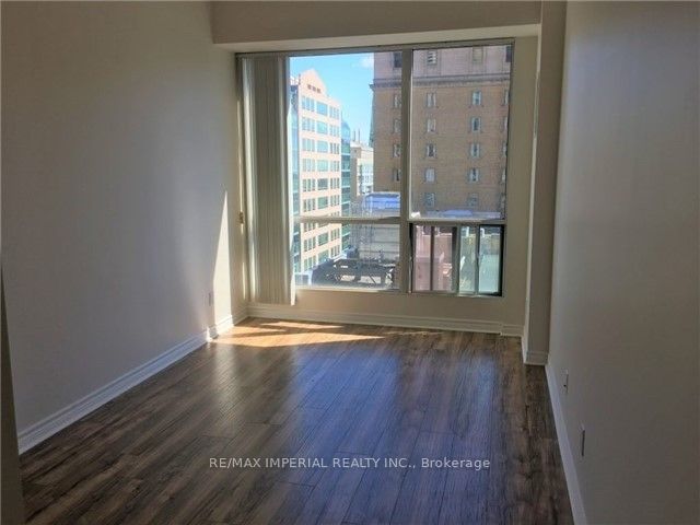 1315 - 7 King St E
