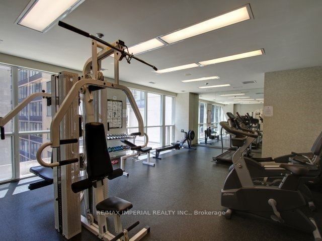 1315 - 7 King St E