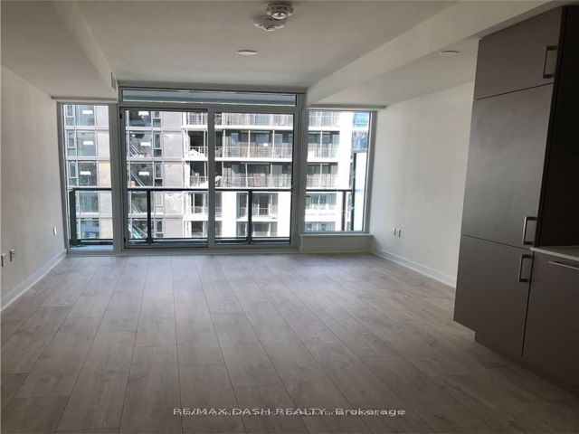 1511E - 576 Front St W