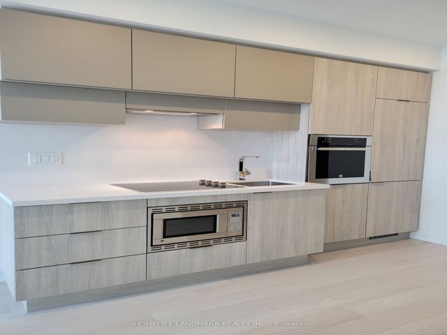 2110 - 39 Roehampton Ave