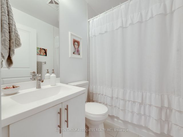 1406 - 530 St Clair Ave W