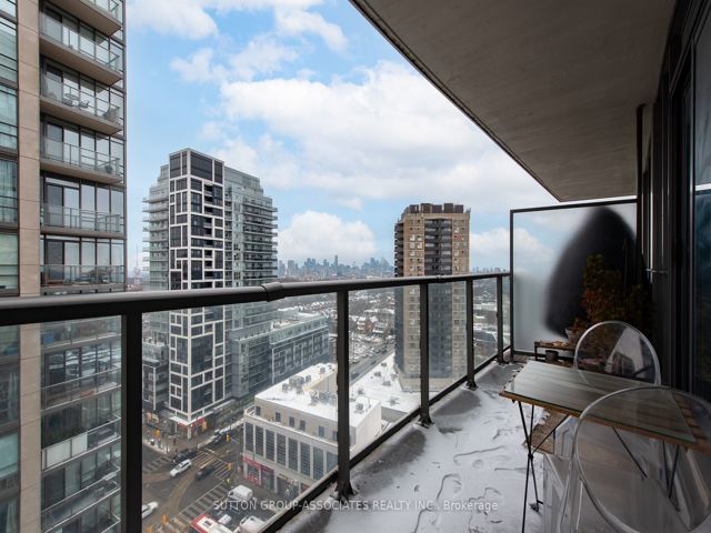 1406 - 530 St Clair Ave W