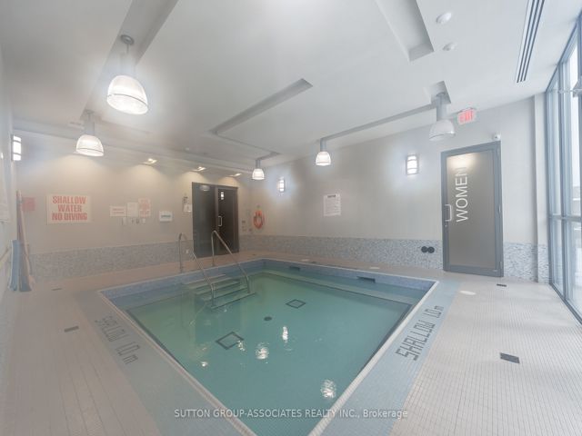 1406 - 530 St Clair Ave W