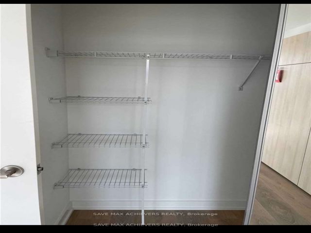 1410 - 501 Yonge St