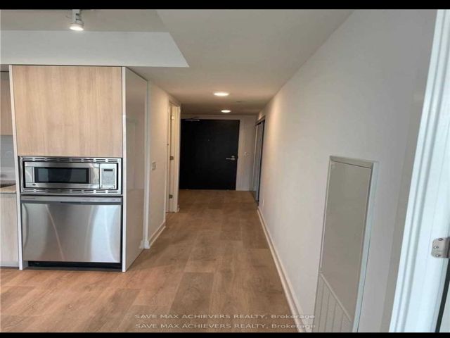 1410 - 501 Yonge St