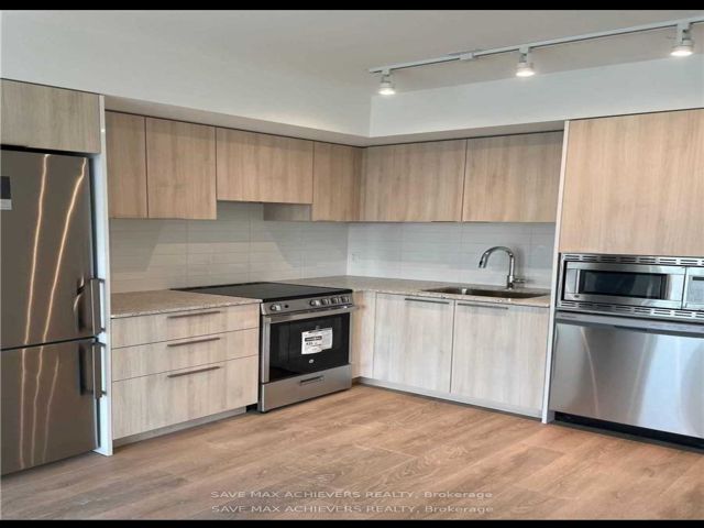 1410 - 501 Yonge St
