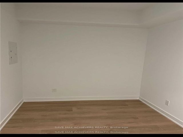 1410 - 501 Yonge St