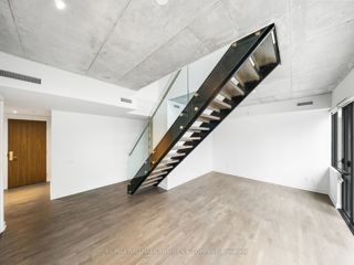 702 - 185 Roehampton Ave