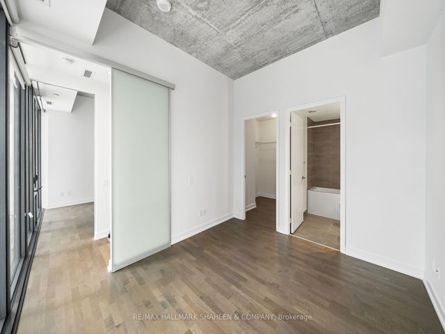 702 - 185 Roehampton Ave