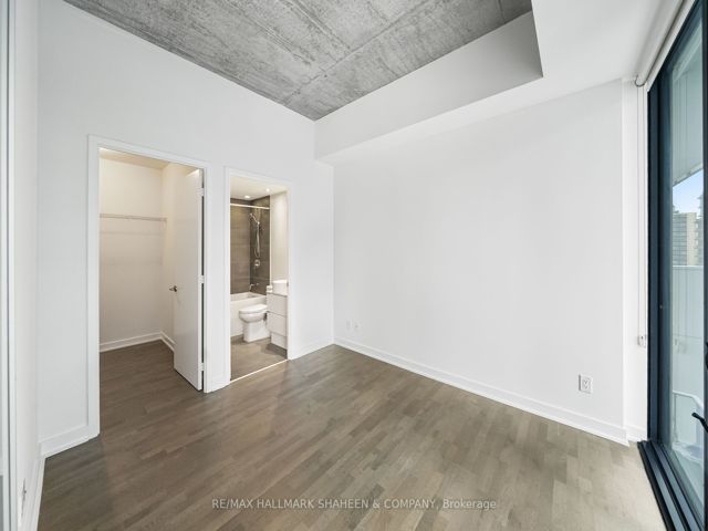 702 - 185 Roehampton Ave