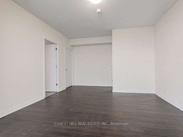 5802 - 2221 Yonge St