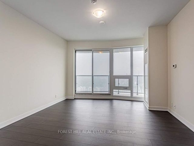 5802 - 2221 Yonge St
