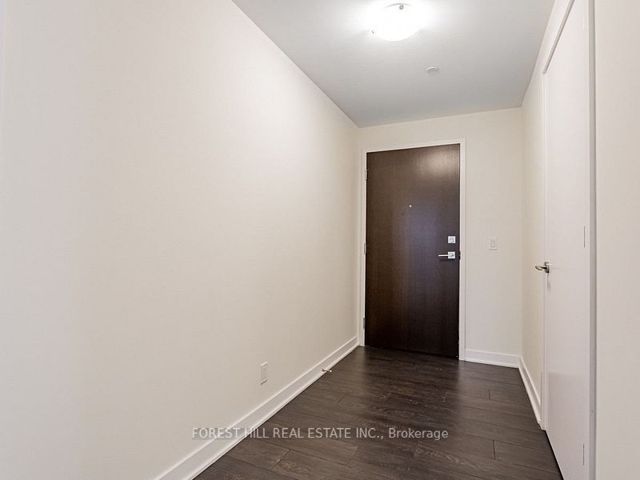 5802 - 2221 Yonge St