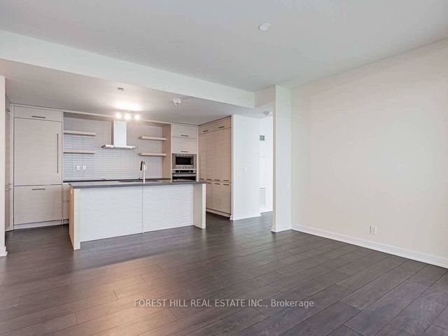 5802 - 2221 Yonge St