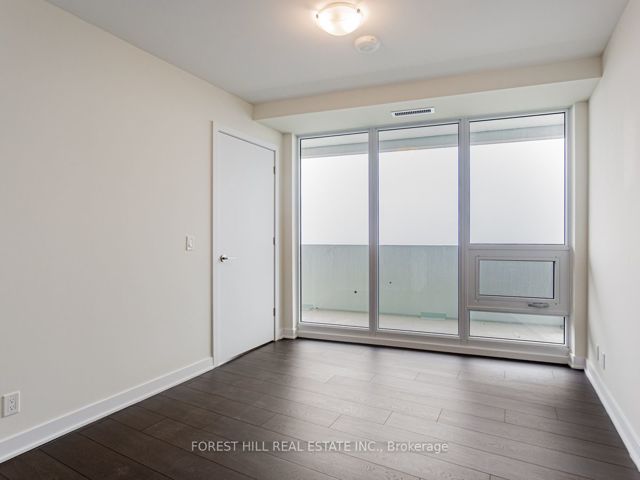 5701 - 2221 Yonge St