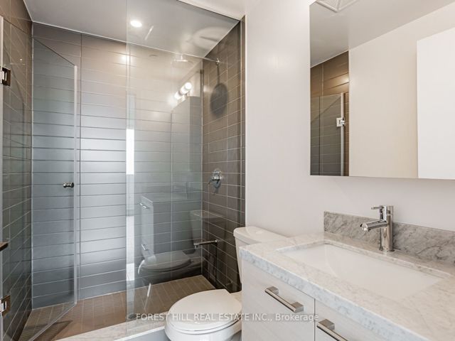 5701 - 2221 Yonge St