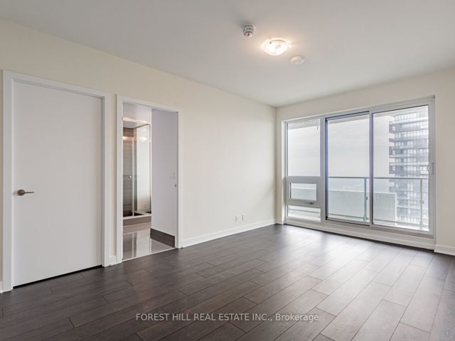 5701 - 2221 Yonge St