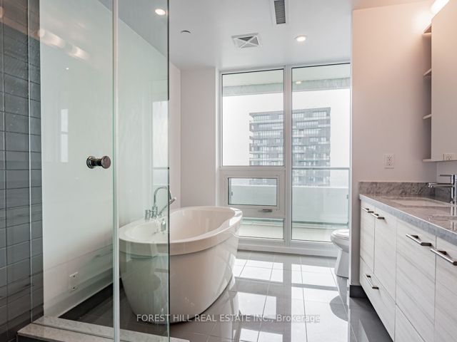 5701 - 2221 Yonge St