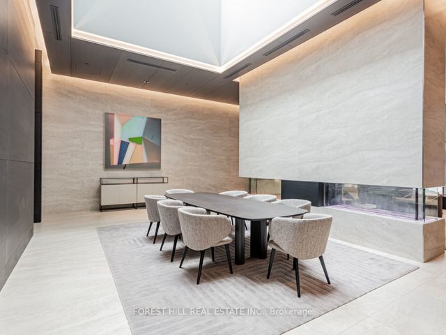 5701 - 2221 Yonge St