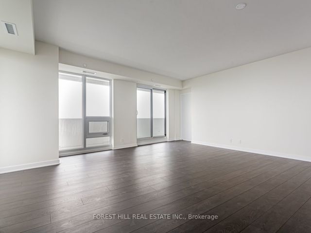 5701 - 2221 Yonge St