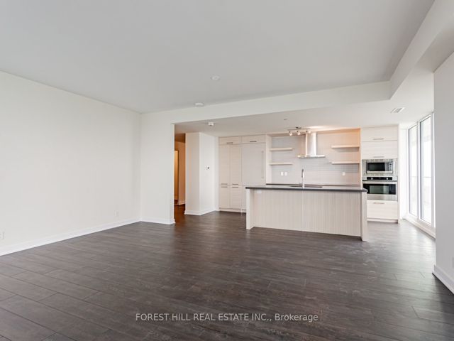 5701 - 2221 Yonge St