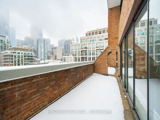 604 - 18A Hazelton Ave