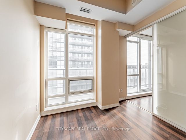 1402 - 20 Joe Shuster Way