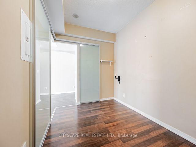 1402 - 20 Joe Shuster Way