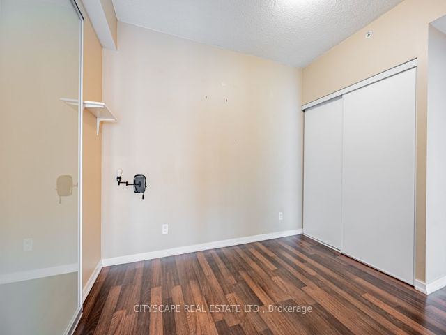1402 - 20 Joe Shuster Way