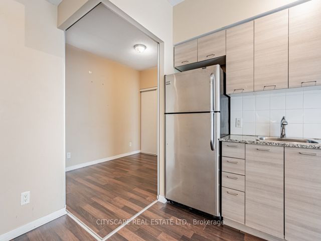 1402 - 20 Joe Shuster Way