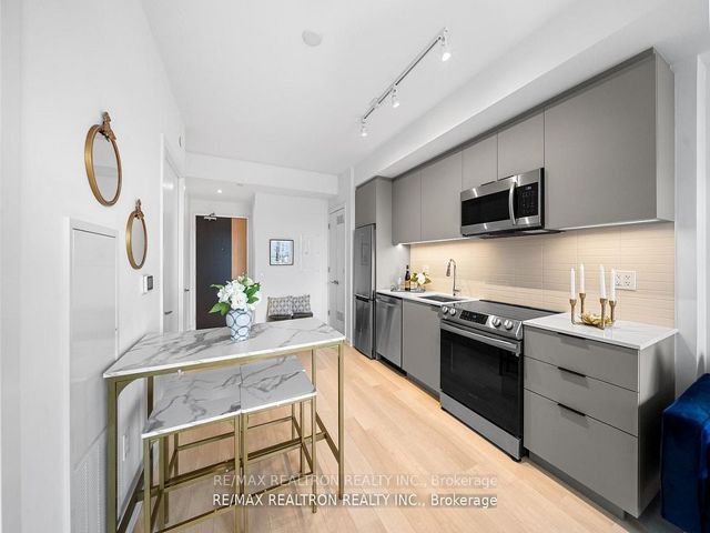 1810 - 48 Power St