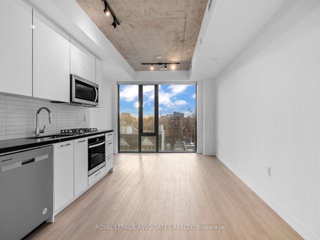 401 - 195 McCaul St