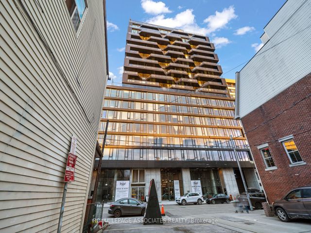 401 - 195 McCaul St