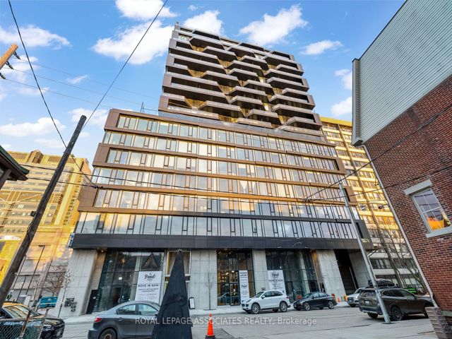 401 - 195 McCaul St