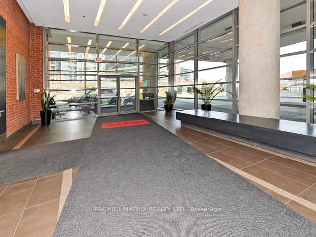 802 - 38 Joe Shuster Way