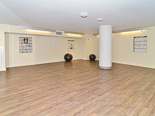 802 - 38 Joe Shuster Way