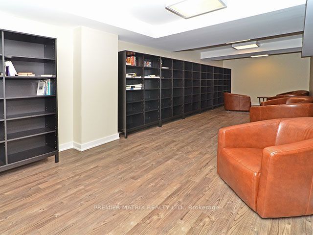 802 - 38 Joe Shuster Way