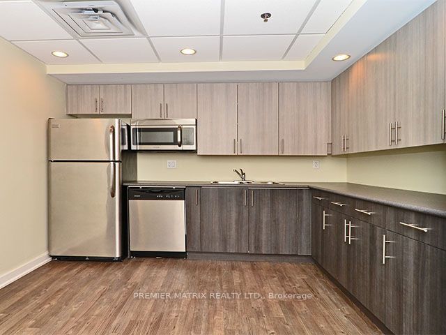 802 - 38 Joe Shuster Way
