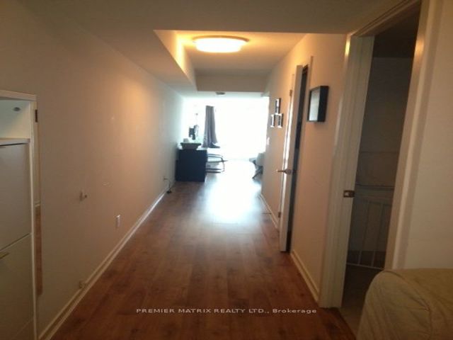 802 - 38 Joe Shuster Way