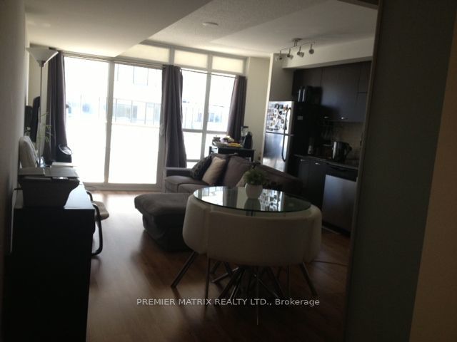 802 - 38 Joe Shuster Way