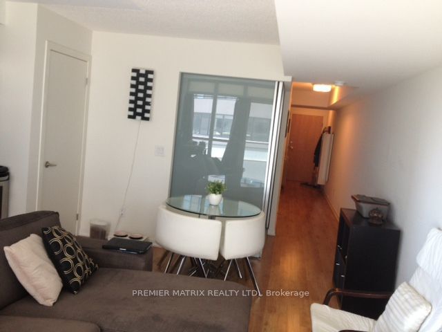 802 - 38 Joe Shuster Way
