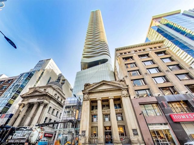 1514 - 197 Yonge St