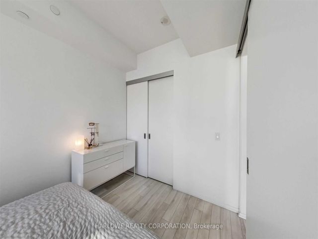 1514 - 197 Yonge St